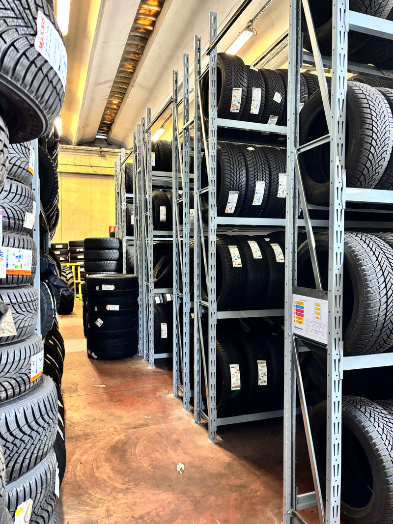 Scaffalature portagomme per magazzino