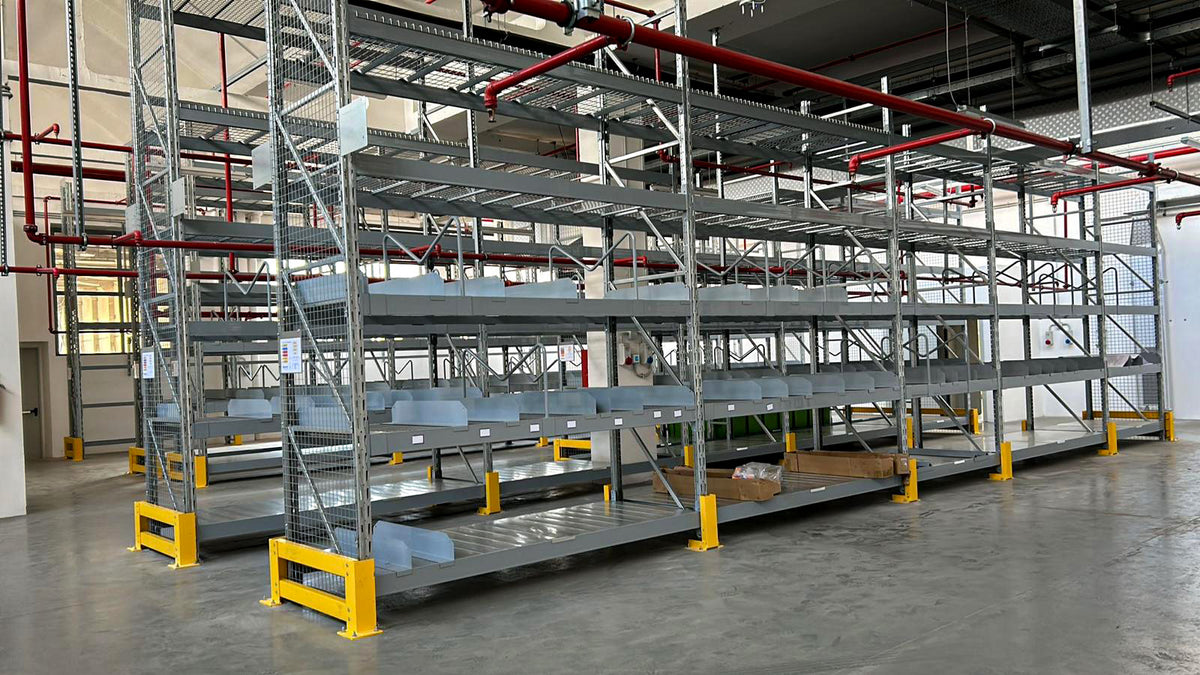 Scaffalature portapallet installate in un magazzino